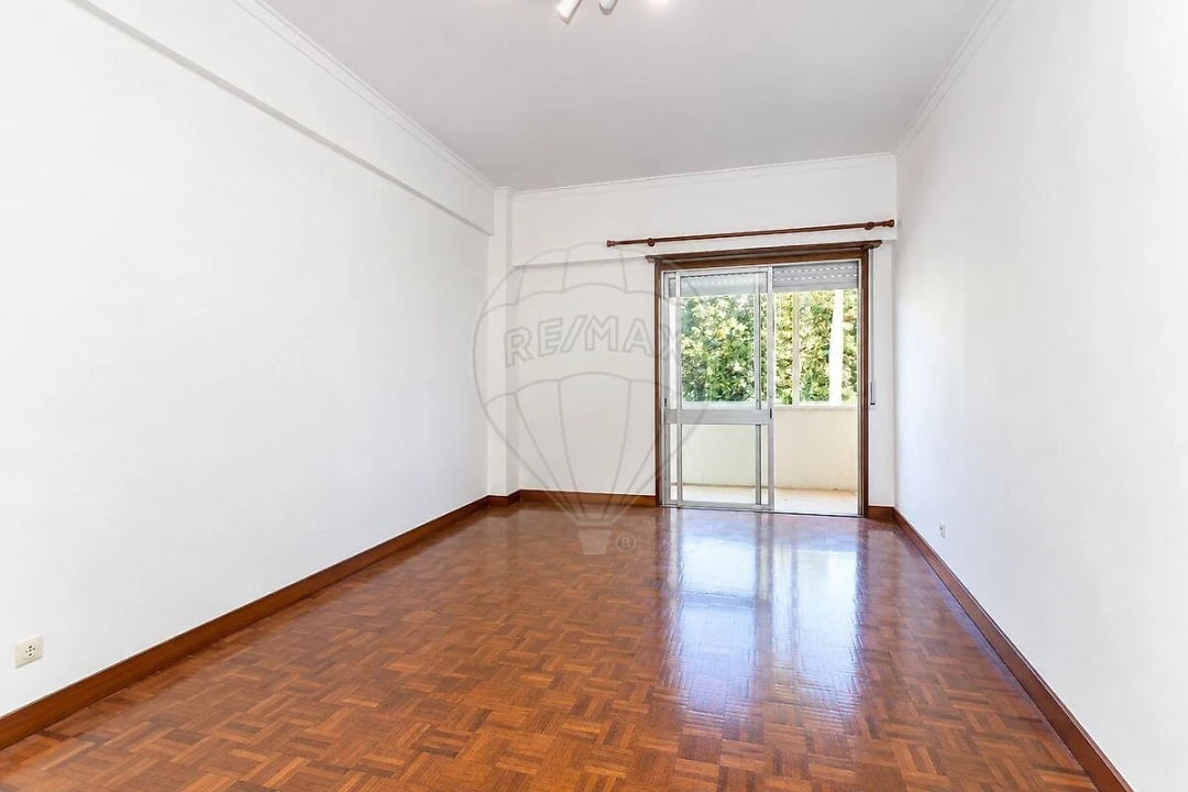 Apartamento T5 para Venda em Areeiro Foto 22
