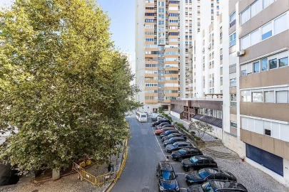Apartamento T5 para Venda em Areeiro