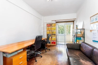 Apartamento T5 para Venda em Areeiro