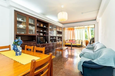 Apartamento T5 para Venda em Areeiro