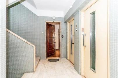 Apartamento T5 para Venda em Areeiro