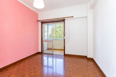 Apartamento T5 para Venda em Areeiro
