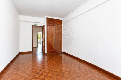 Apartamento T5 para Venda em Areeiro