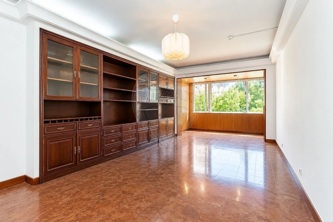 Apartamento T5 para Venda em Areeiro Foto 16