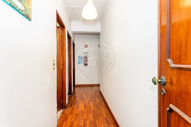 Apartamento T5 para Venda em Areeiro Foto 26