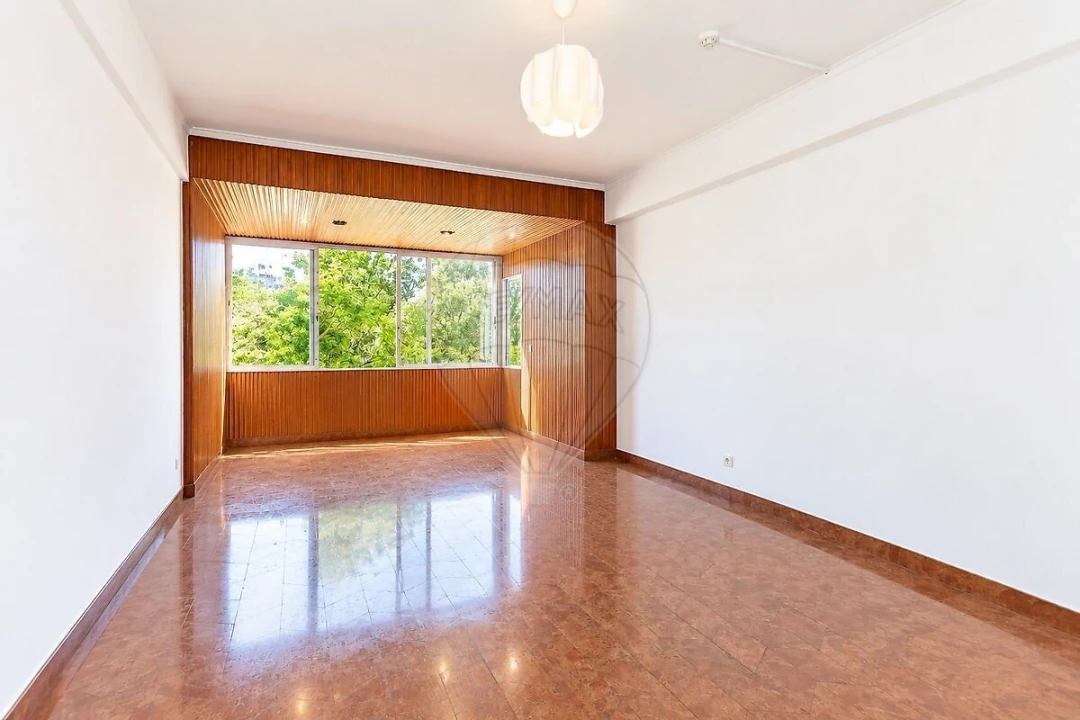 Apartamento T5 para Venda em Areeiro Foto 10