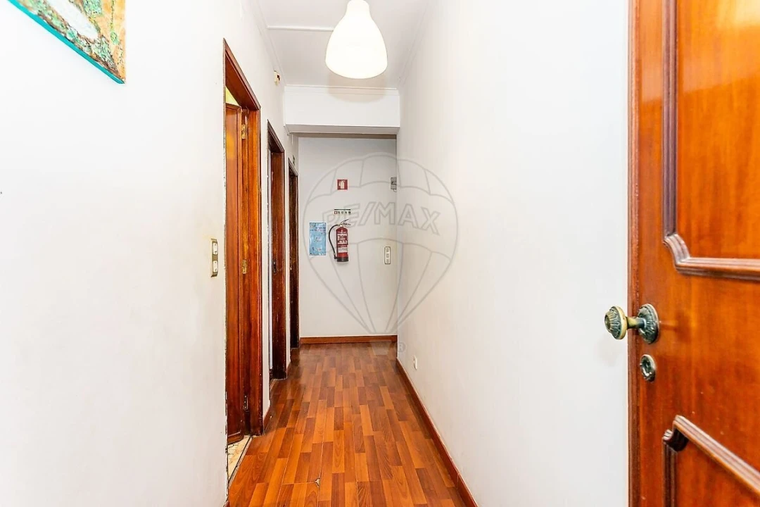 Apartamento T5 para Venda em Areeiro Foto 26