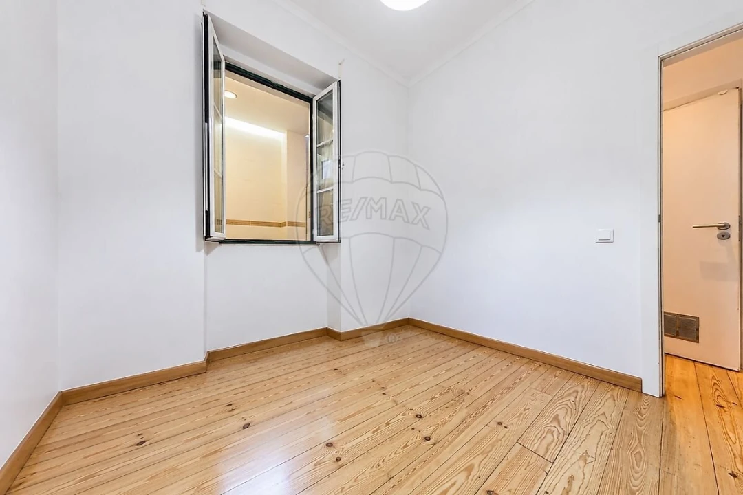 Apartamento T2 para Venda em Arroios Foto 8