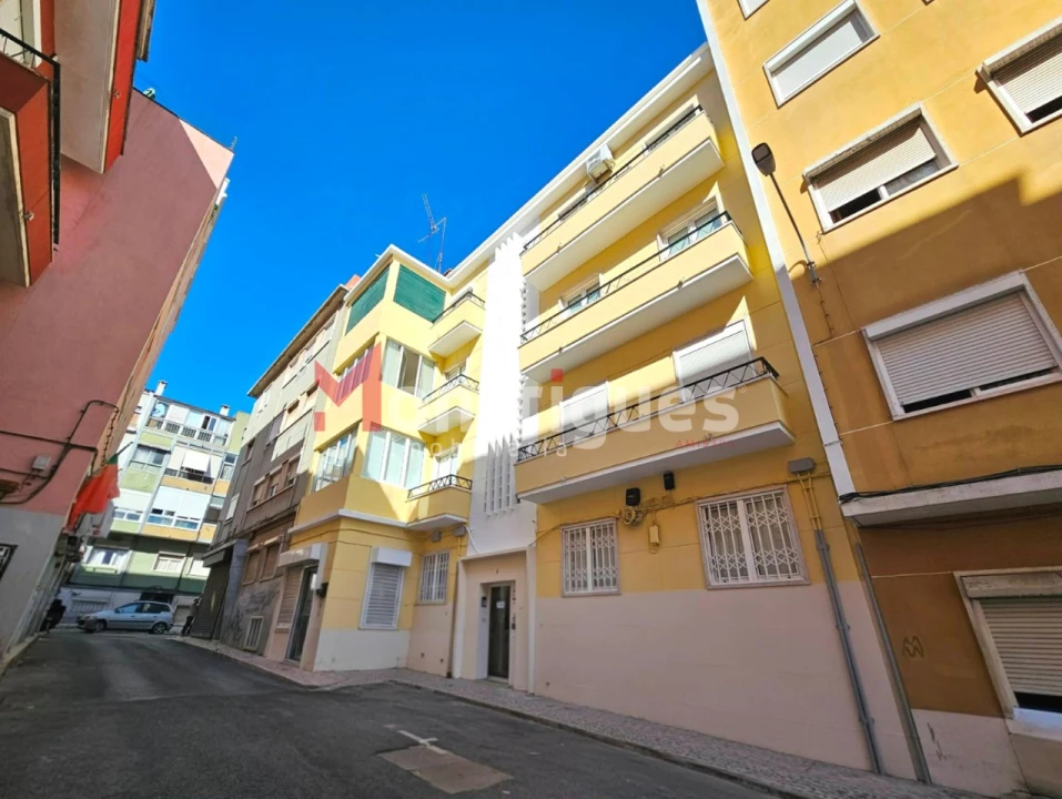 Apartamento T2 para Arrendamento em Moscavide e Portela Foto 1