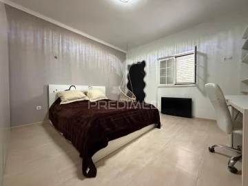 Apartamento T5 para Venda em São João Baptista