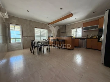 Apartamento T5 para Venda em São João Baptista
