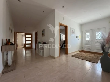 Apartamento T5 para Venda em São João Baptista