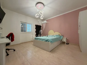 Apartamento T5 para Venda em São João Baptista