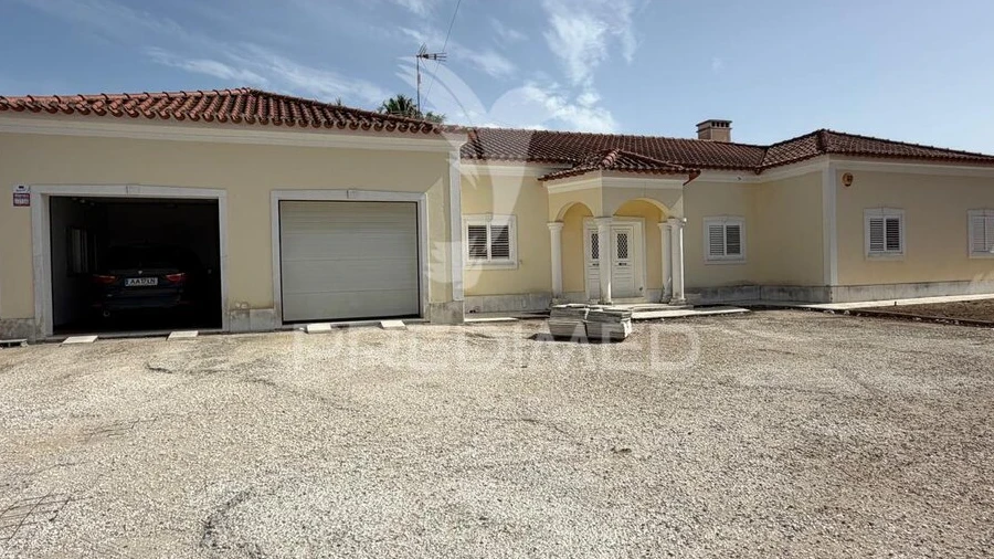 Apartamento T5 para Venda em São João Baptista