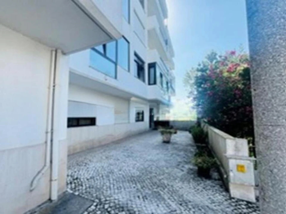 Garagem para Venda em Marrazes e Barosa Foto 1