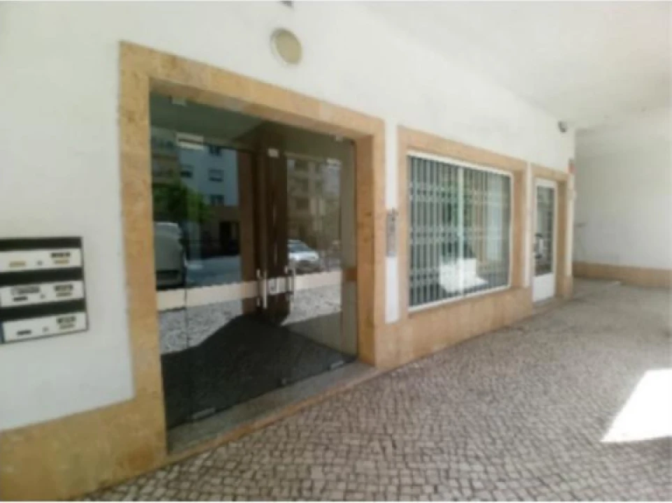 Loja para Venda em Carnide Foto 1