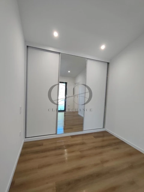 Moradia T1 para Venda em Sandim, Olival, Lever e Crestuma