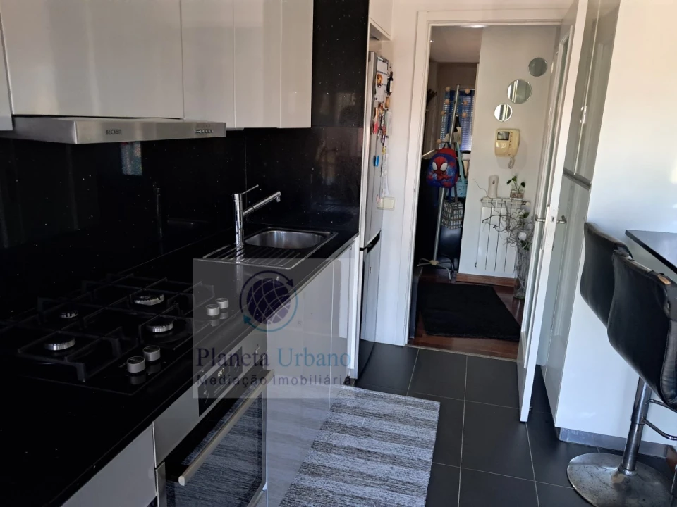 Apartamento T2 para Venda em Paredes Foto 2