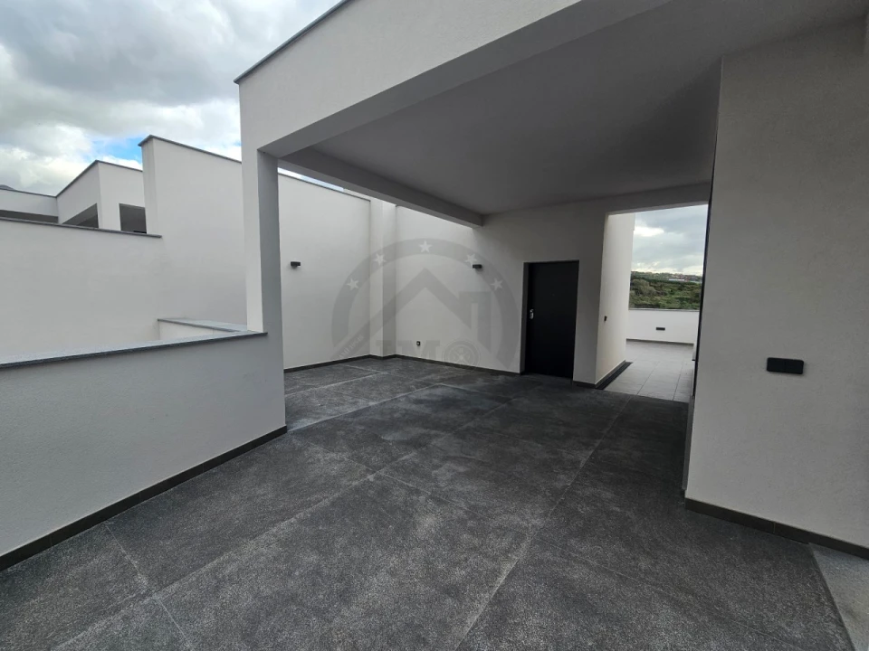 Moradia T3 para Venda em Camara de Lobos Foto 3