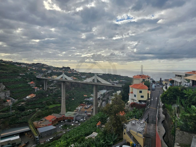 Moradia T3 para Venda em Camara de Lobos Foto 4
