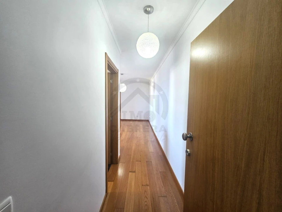 Apartamento T2 para Venda em Caniço Foto 3