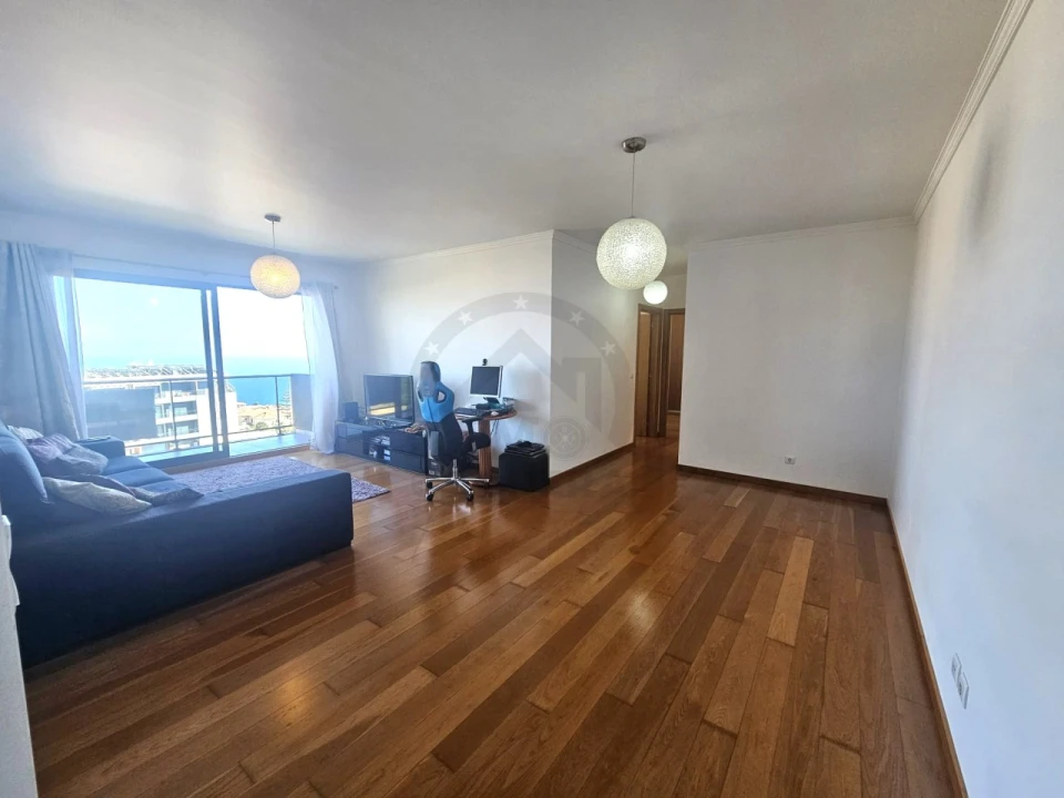 Apartamento T2 para Venda em Caniço Foto 4