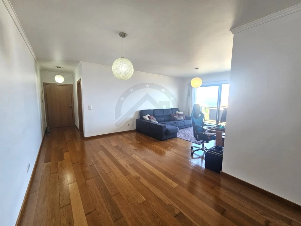 Apartamento T2 para Venda em Caniço Foto 5