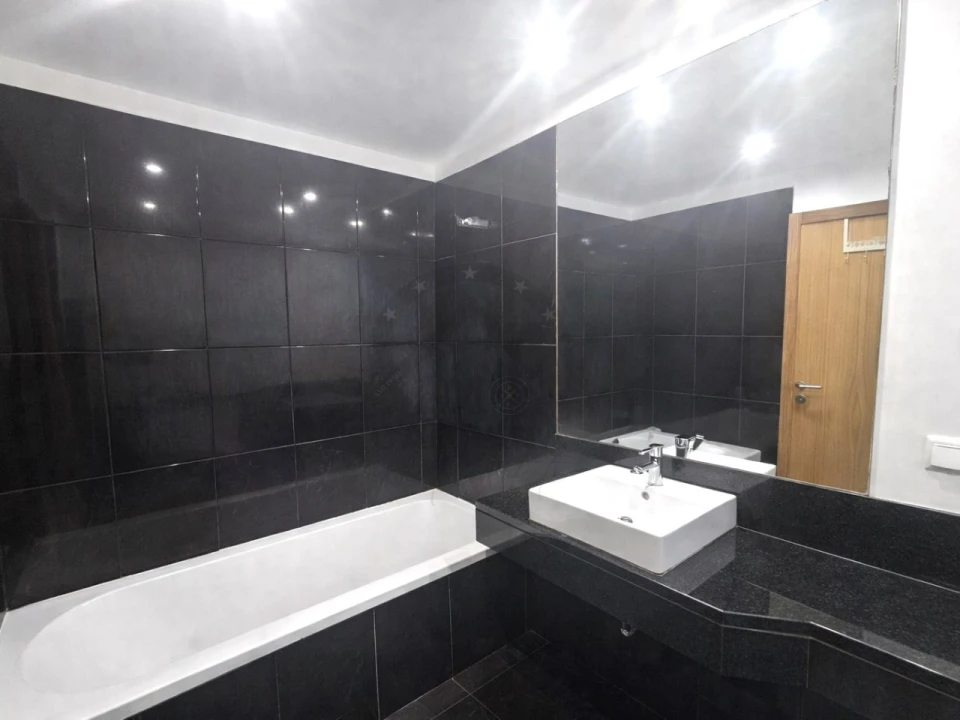 Apartamento T2 para Venda em Caniço Foto 13