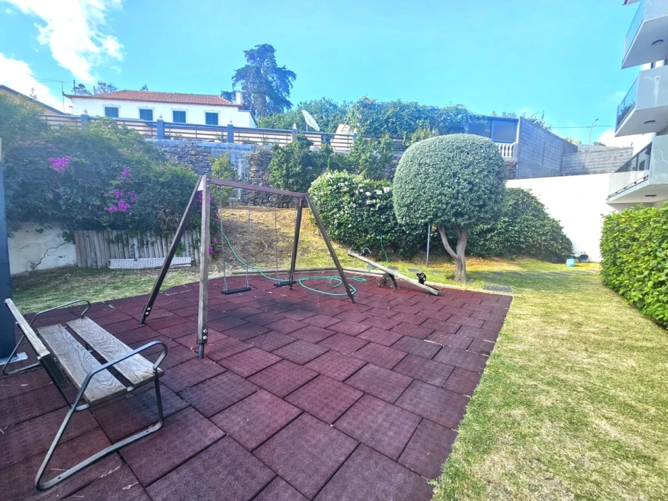 Apartamento T2 para Venda em Caniço Foto 17