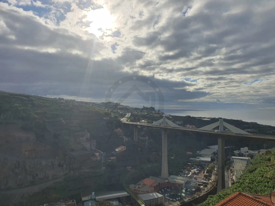 Moradia T3 para Venda em Camara de Lobos Foto 4