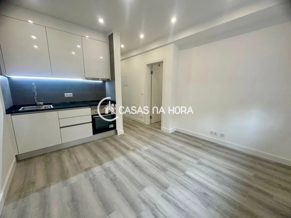 Apartamento T1 para Arrendamento em Corroios Foto 1