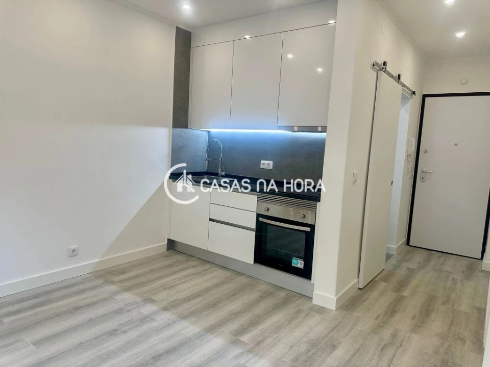 Apartamento T1 para Arrendamento em Corroios Foto 6
