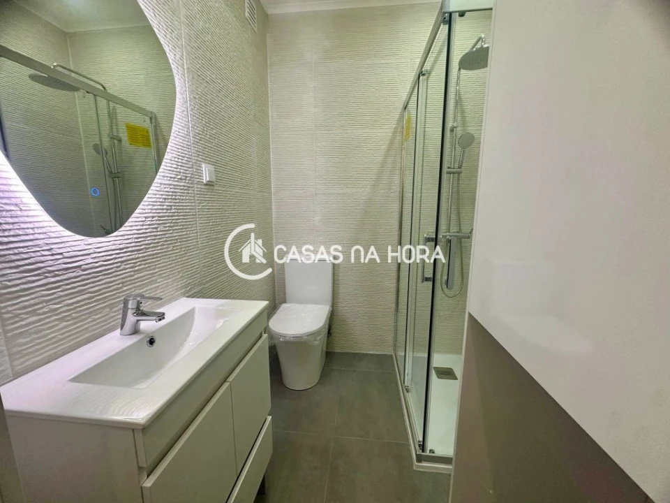 Apartamento T1 para Arrendamento em Corroios Foto 10