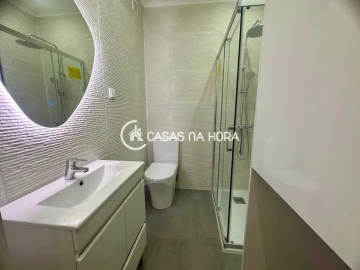 Apartamento T1 para Arrendamento em Corroios