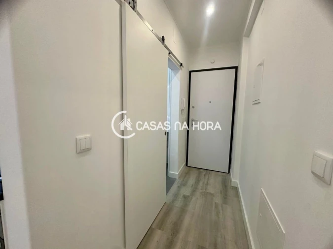 Apartamento T1 para Arrendamento em Corroios Foto 13