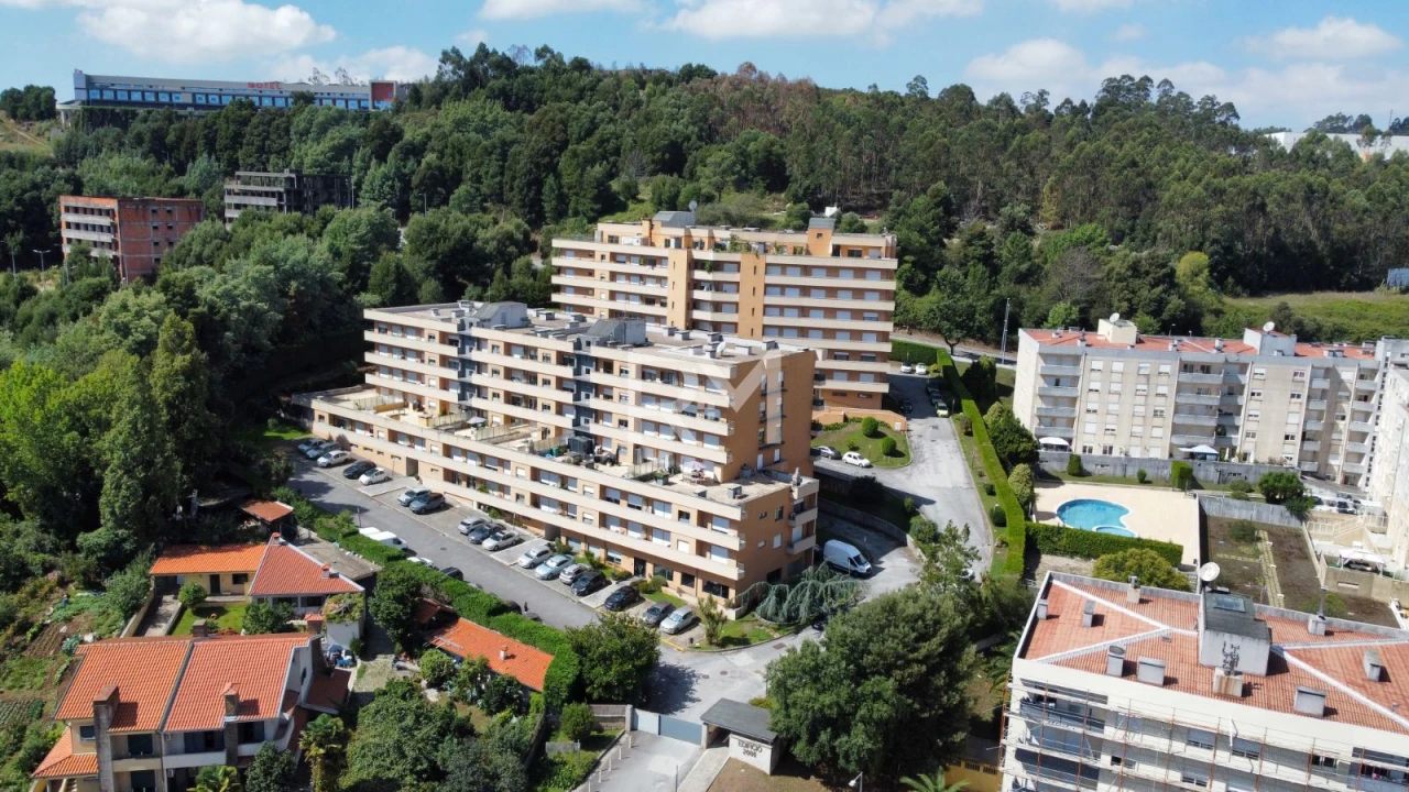 Apartamento T3 para Arrendamento em Valongo Foto 25