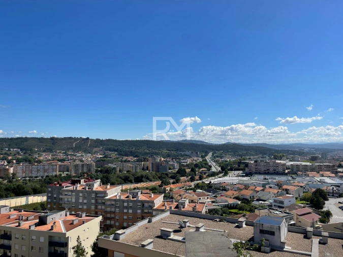 Apartamento T3 para Arrendamento em Valongo Foto 24