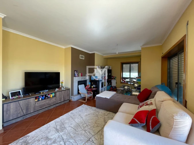 Apartamento T3 para Arrendamento em Valongo Foto 2