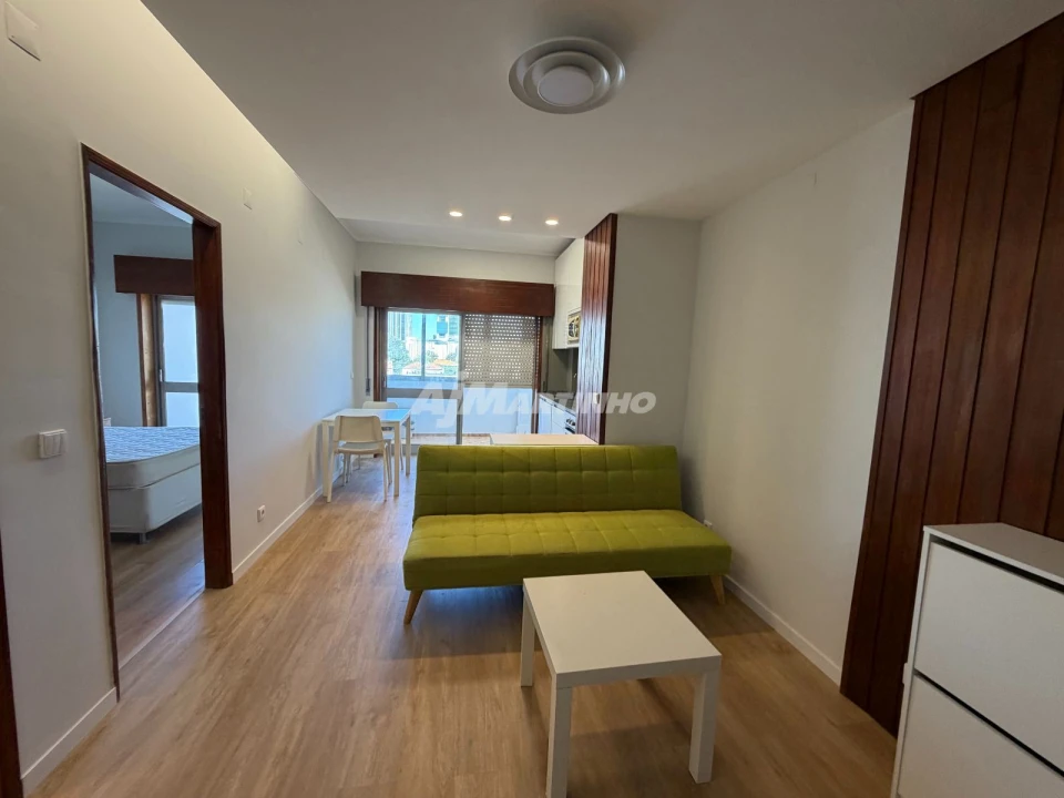 Apartamento T1 para Arrendamento em Lordelo do Ouro e Massarelos Foto 2