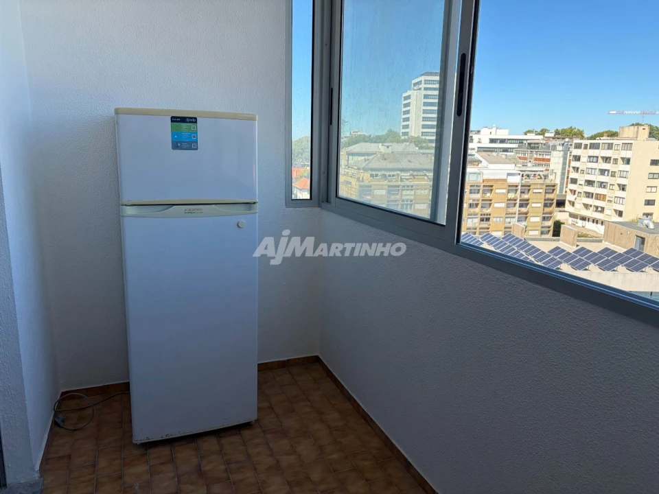 Apartamento T1 para Arrendamento em Lordelo do Ouro e Massarelos Foto 7