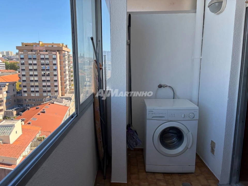 Apartamento T1 para Arrendamento em Lordelo do Ouro e Massarelos Foto 8
