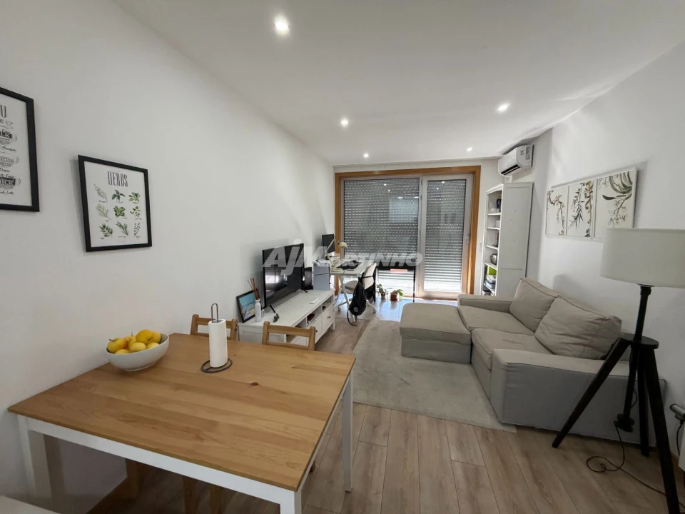 Apartamento T1 para Arrendamento em Paranhos Foto 5