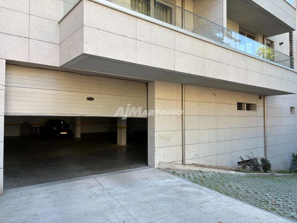 Apartamento T1 para Arrendamento em Paranhos Foto 9