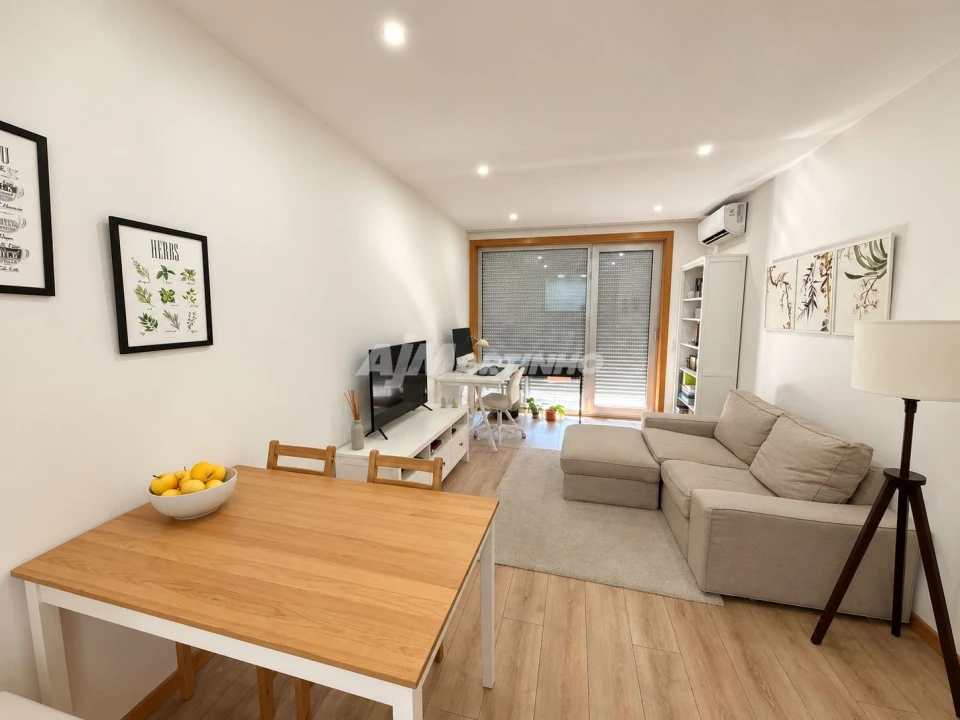 Apartamento T1 para Arrendamento em Paranhos Foto 6