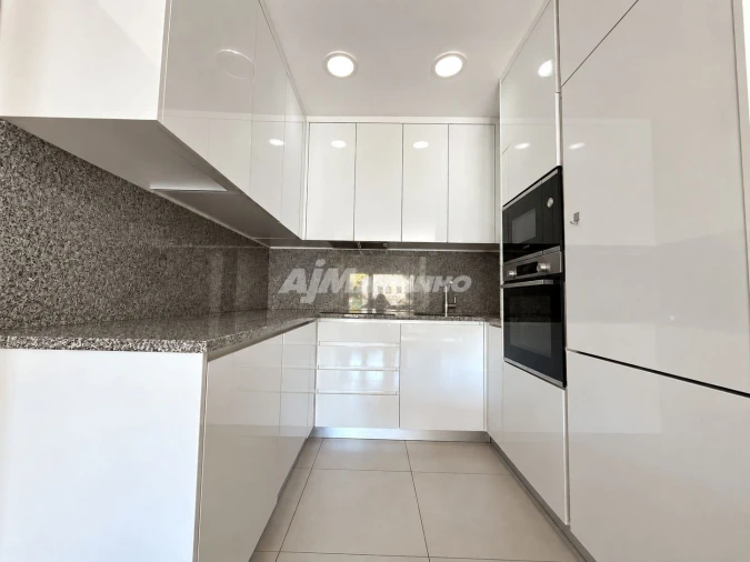Apartamento T1 para Arrendamento em Paranhos Foto 4