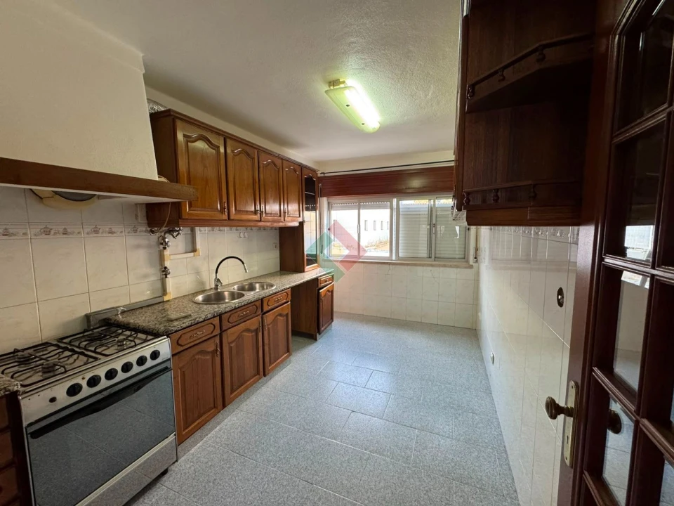 Apartamento T3 para Venda em Sé e São Lourenço Foto 7