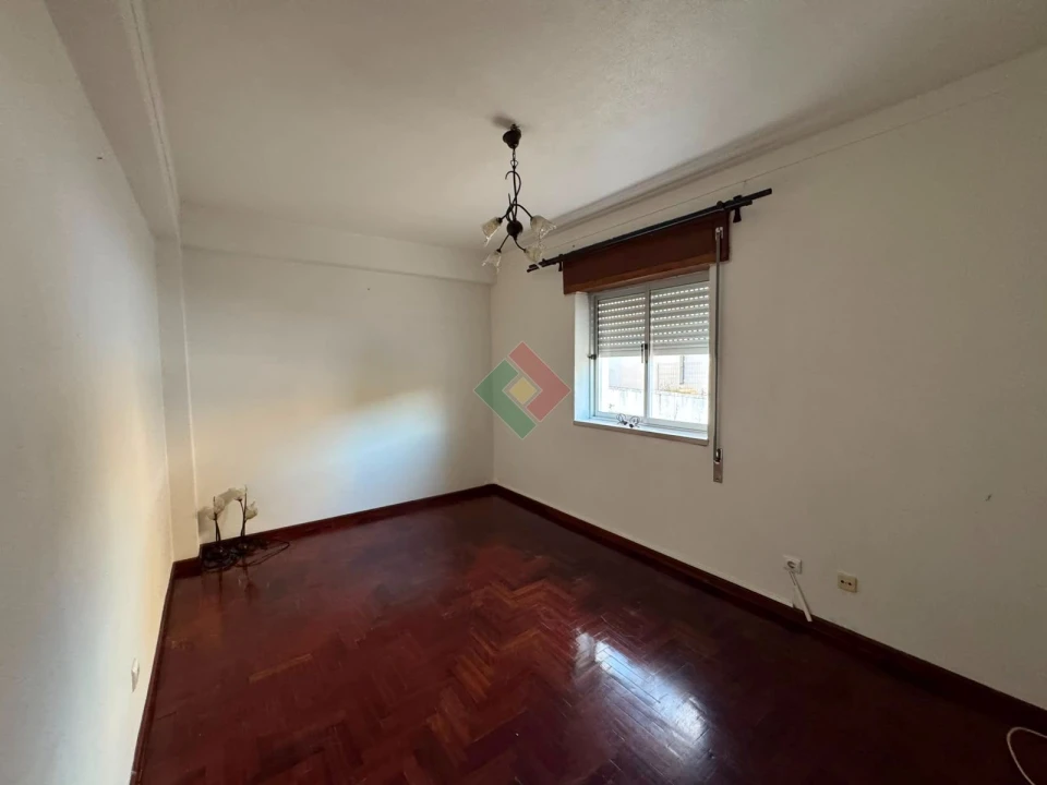 Apartamento T3 para Venda em Sé e São Lourenço Foto 11