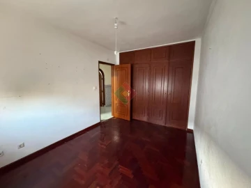 Apartamento T3 para Venda em Sé e São Lourenço