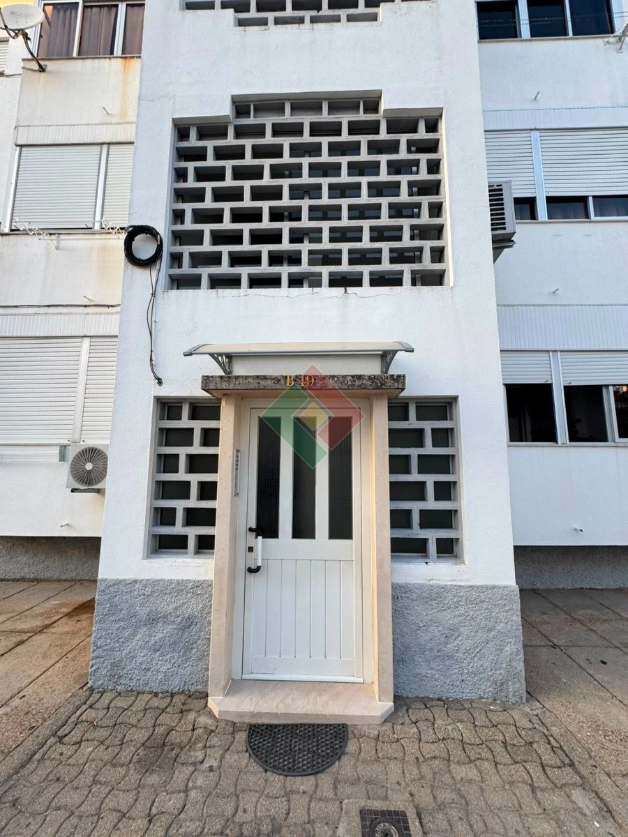 Apartamento T3 para Venda em Sé e São Lourenço Foto 2