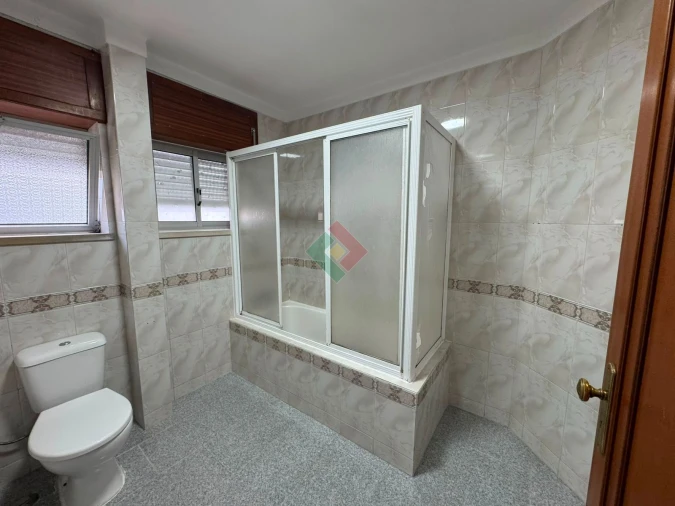 Apartamento T3 para Venda em Sé e São Lourenço Foto 10
